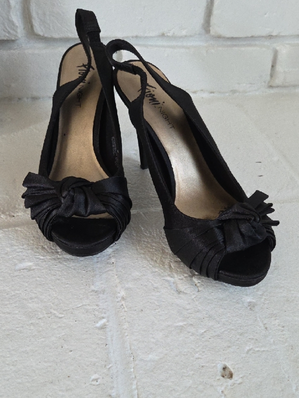 FIONI Clothing Black Peep-Toe Slingback Heels with Knotted Bow
